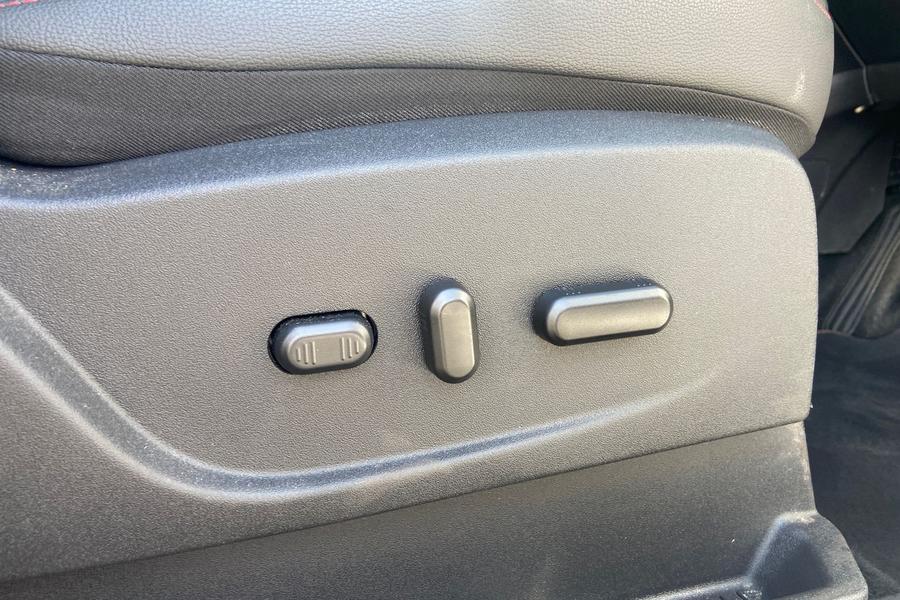 Ford Kuga Photo autoimg-06cafea18818cf0b66a59b8f2c95e76e355e3bf9.jpg