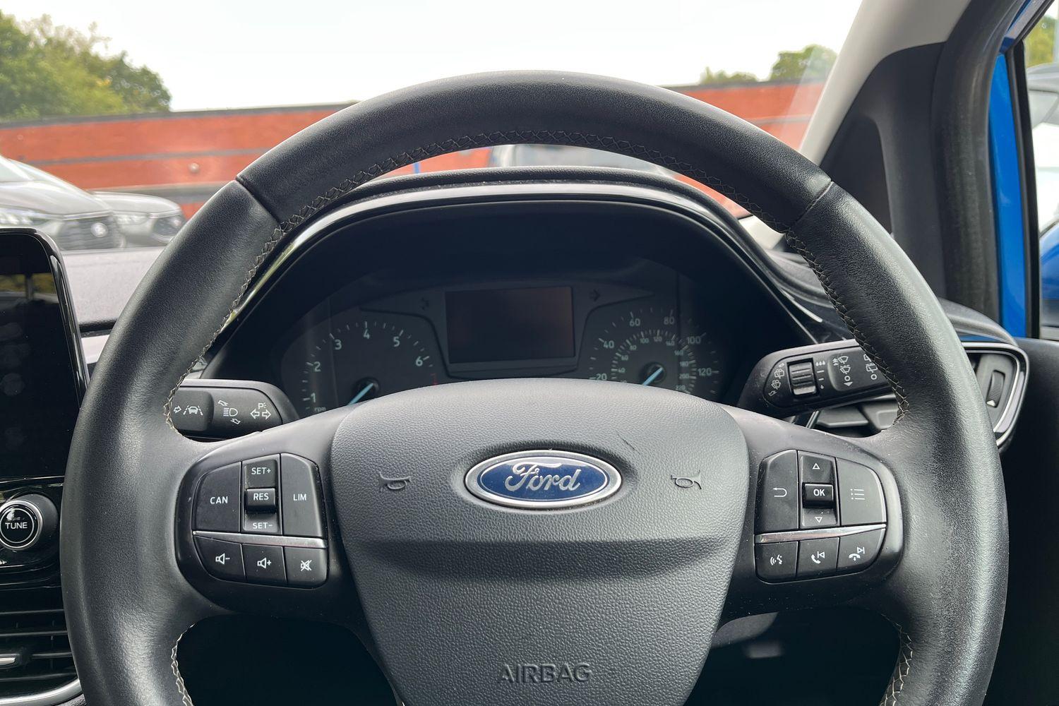 Ford Fiesta Photo 11
