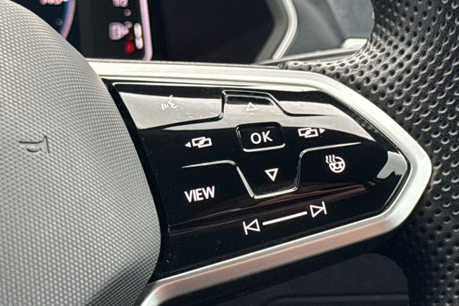 VOLKSWAGEN Tiguan Allspace Photo 17
