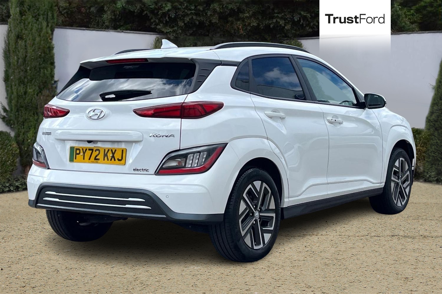 Hyundai KONA Photo 3