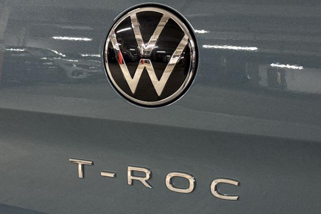 VOLKSWAGEN T-Roc Photo 32
