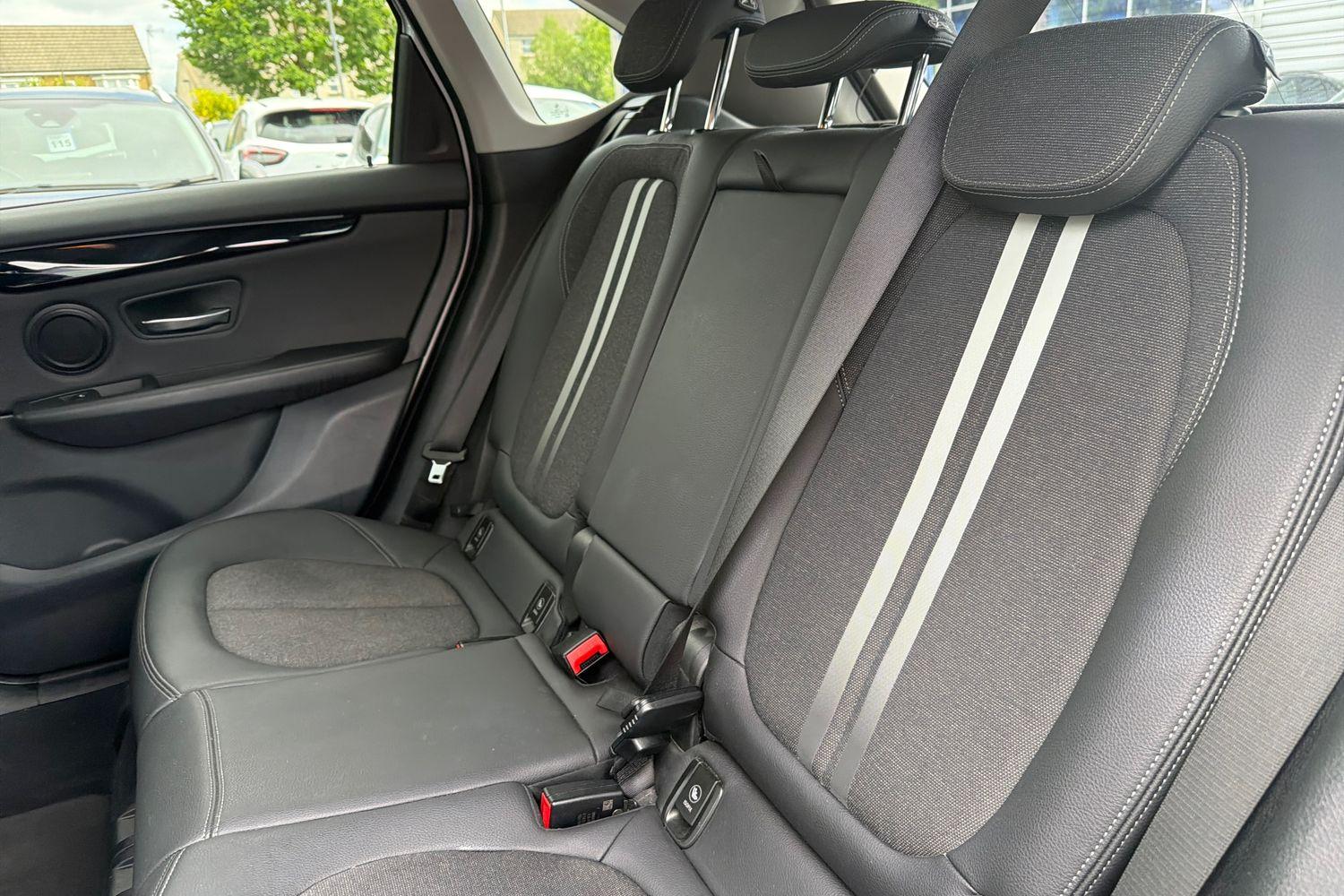 BMW 2 SERIES Photo 19
