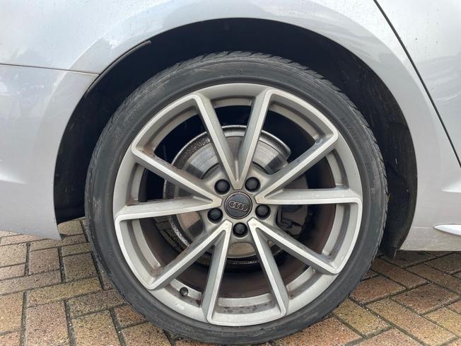 AUDI A4 Photo 31