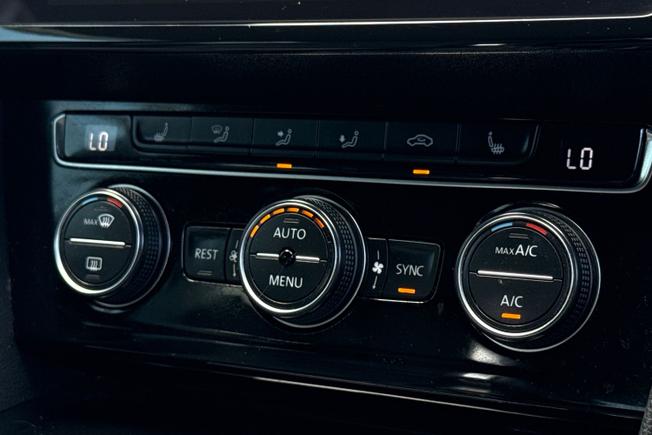 VOLKSWAGEN Arteon Photo 25