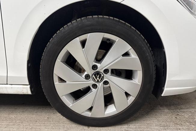 VOLKSWAGEN Golf Photo 5