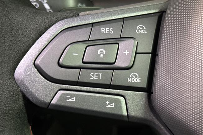 VOLKSWAGEN Golf Photo 16
