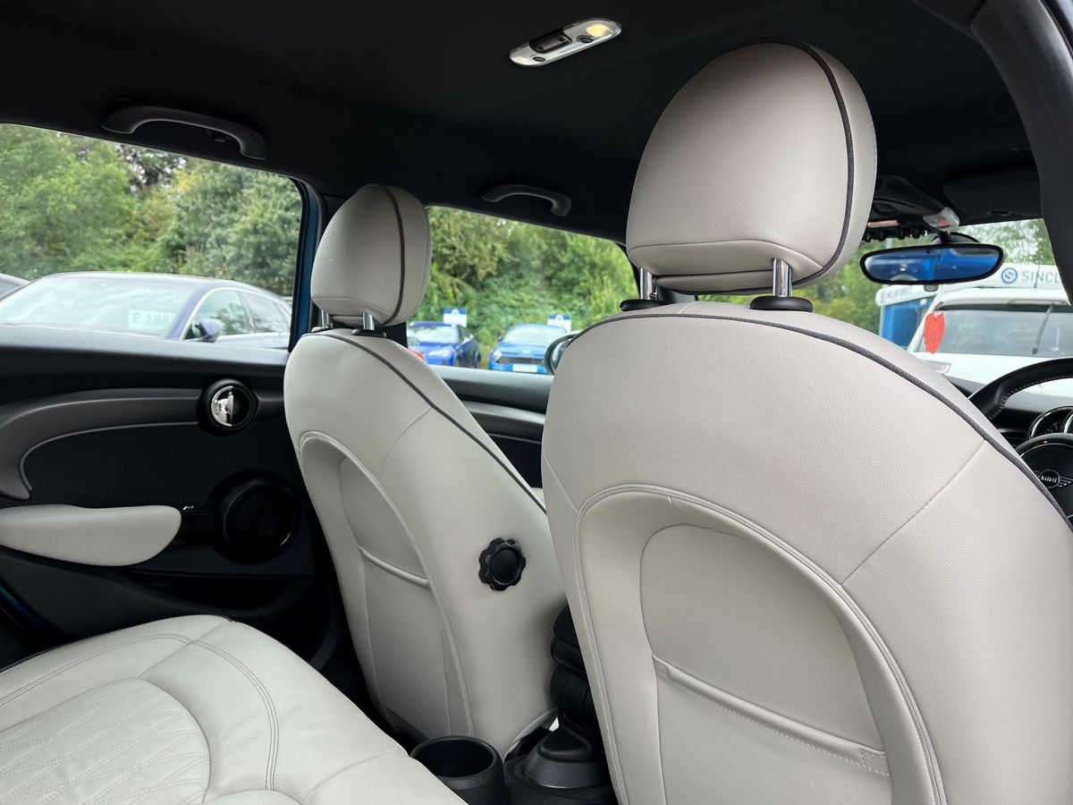 MINI Hatch Photo 24