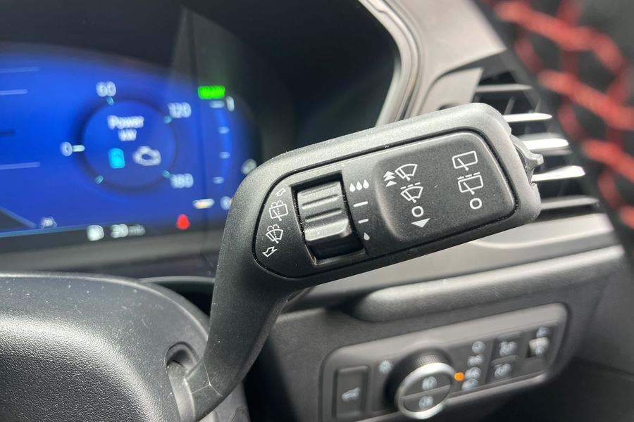 Ford KUGA Photo autoimg-06dd80ad9d9ce165c0c7a71838e1d22810e834fc.jpg