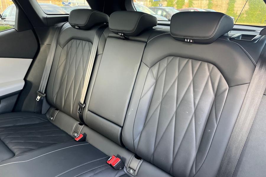 Ford Explorer Photo autoimg-06dd91895beff8a60dea15e7c37f149558f8cd6d.jpg