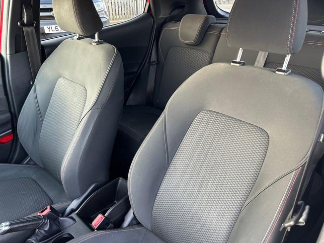 FORD Fiesta Photo 38