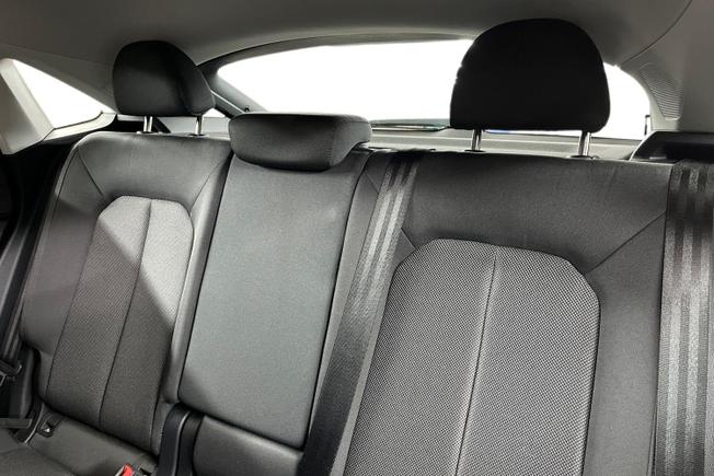 AUDI Q3 Photo 9