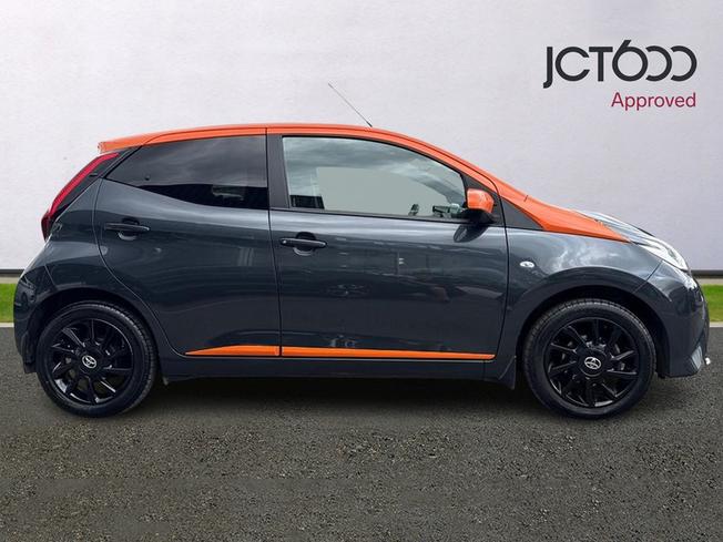 TOYOTA Aygo Photo 4