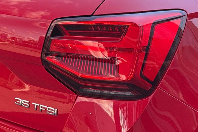 Audi Q2 Photo 18