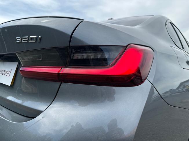 BMW 3 Series Photo 18