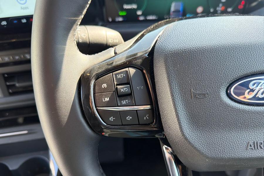 Ford TRANSIT CUSTOM Photo autoimg-06f9122ad80d2111cdd45d92e684e4a568b8b0b0.jpg