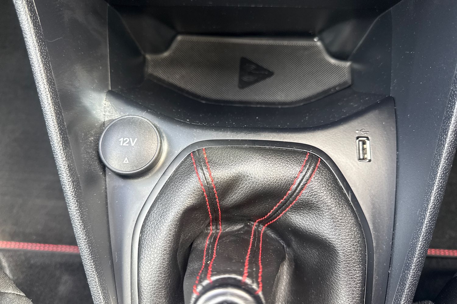 Ford FIESTA Photo 32