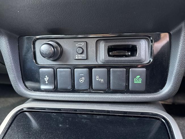 MITSUBISHI Outlander Photo 36