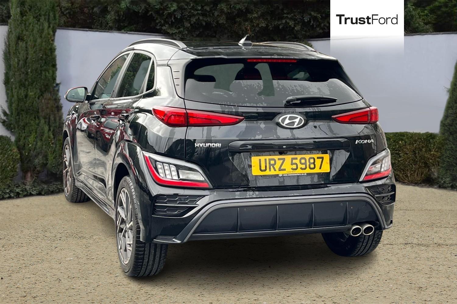 Hyundai KONA Photo 1