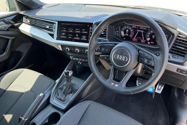 AUDI A1 Photo 6