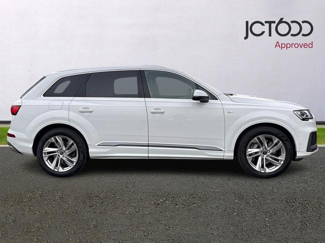 AUDI Q7 Photo 4