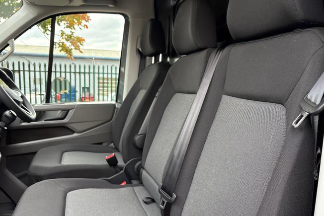 VOLKSWAGEN Crafter Photo 21