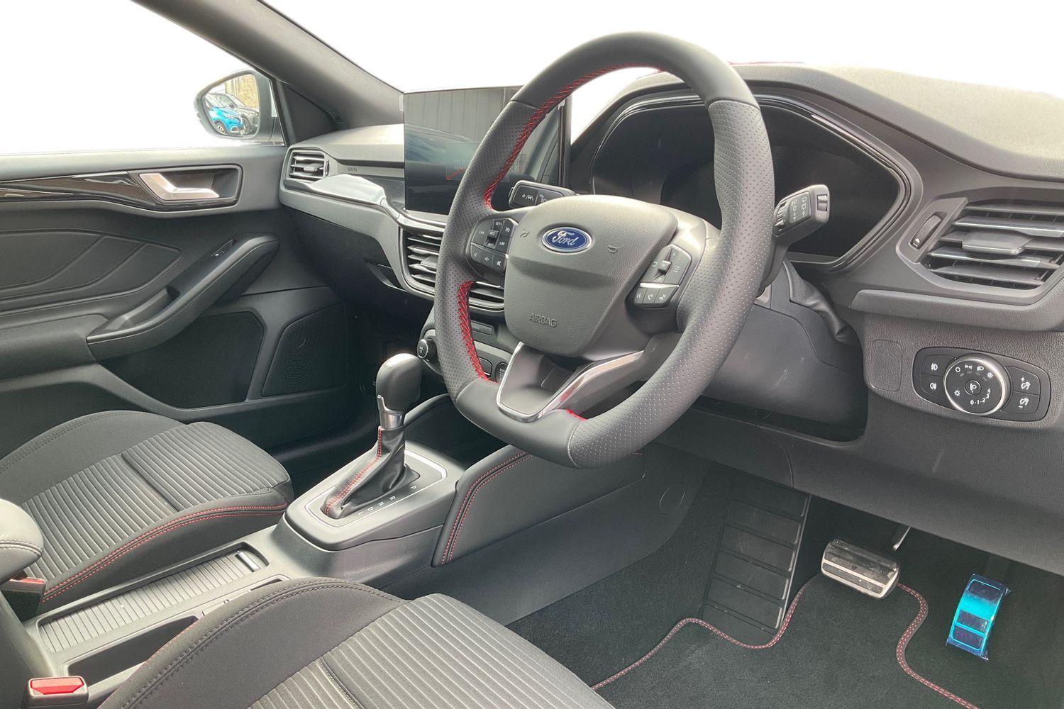 Ford Focus Photo 8