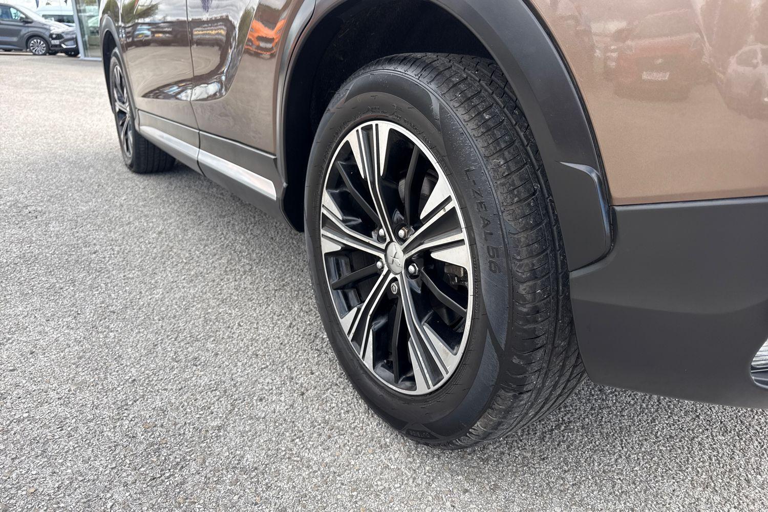 Mitsubishi ECLIPSE CROSS Photo 39