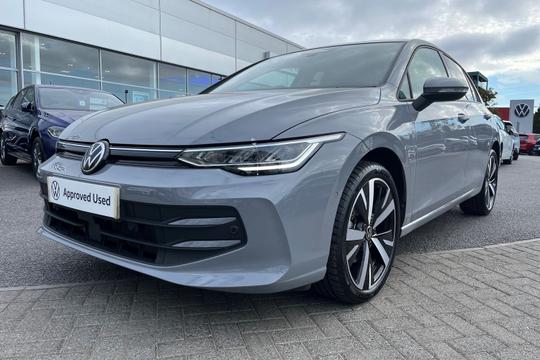 Volkswagen Golf Photo autoimg-0724aea9c3f02bfe1fffd7c6456e833e70616624.jpg