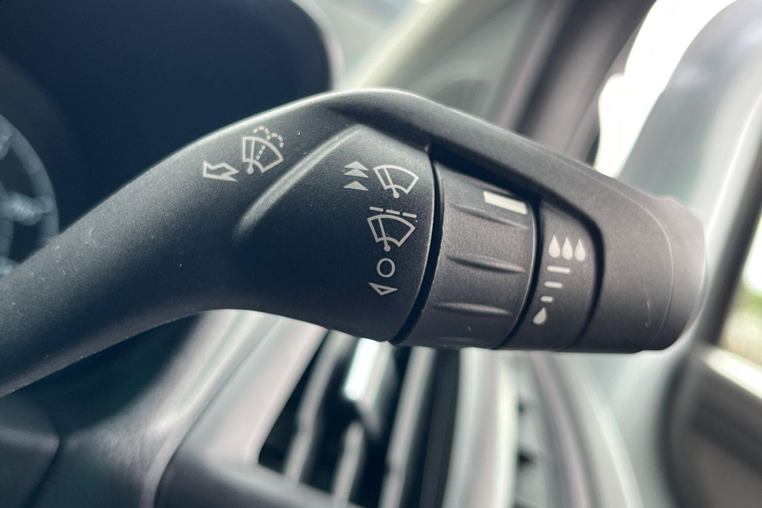 Ford TRANSIT CONNECT Photo 25