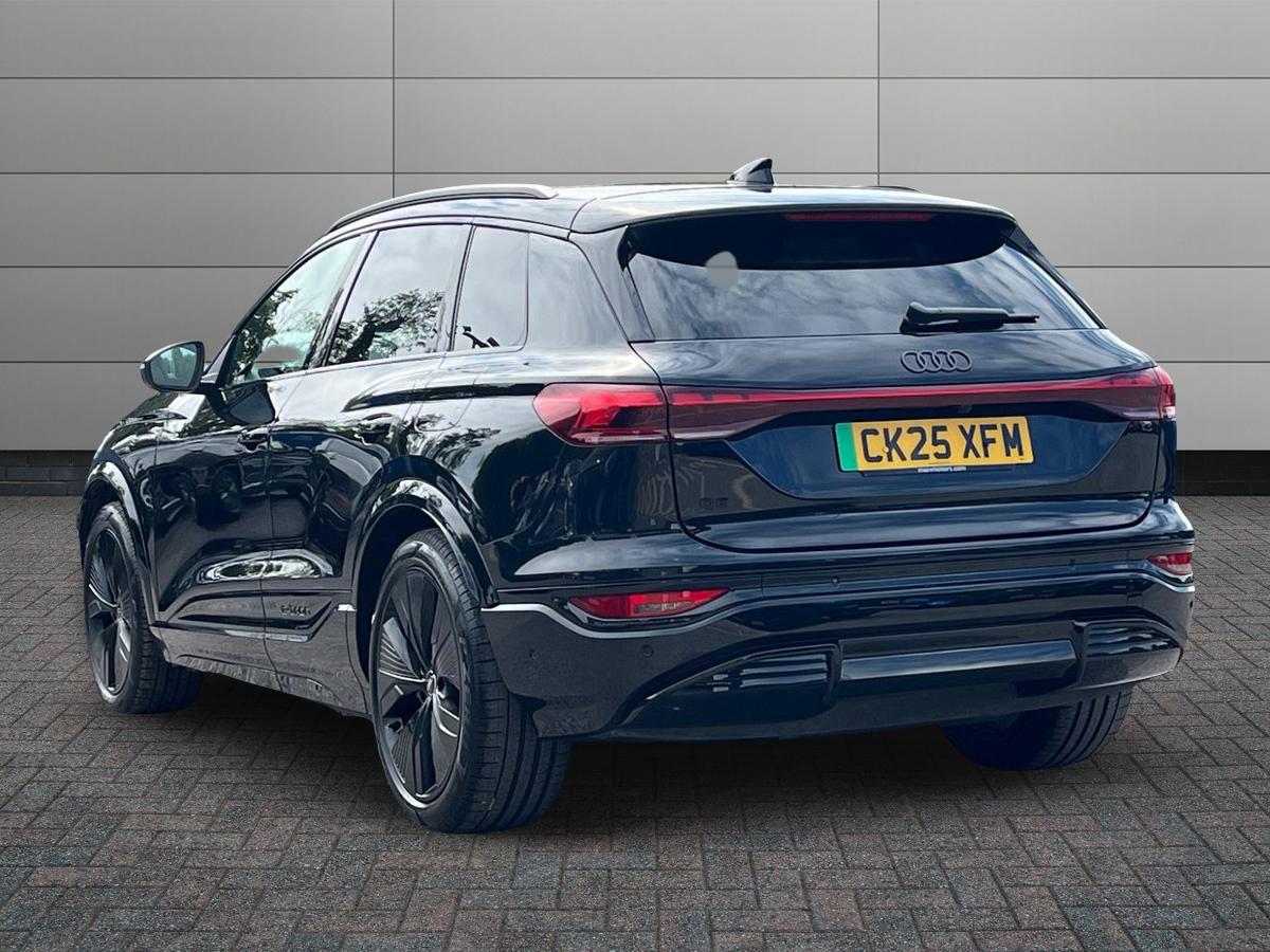 Audi Q6 e-tron Photo 1