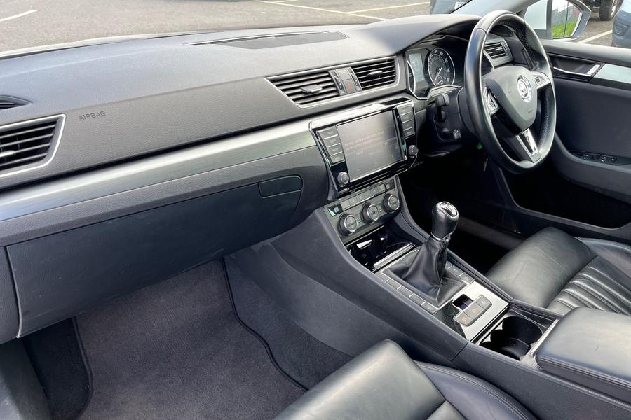 Skoda SUPERB Photo autoimg-072a515b5cd41f75579712d17eb08d27da9686bf.jpg