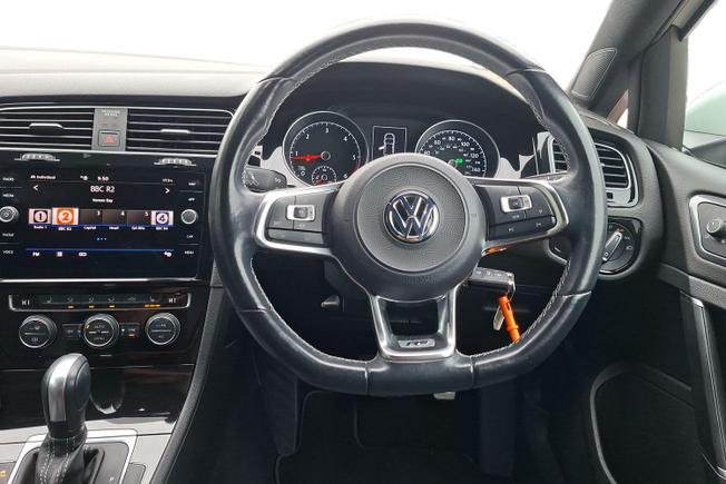 VOLKSWAGEN Golf Photo 11