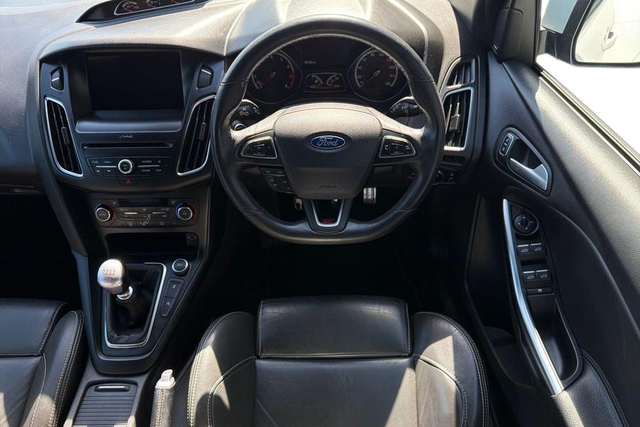 Ford FOCUS Photo autoimg-072f78e6db68641b4bd8365753058466c5386bdc.jpg