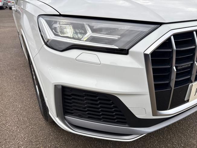 AUDI Q7 Photo 35