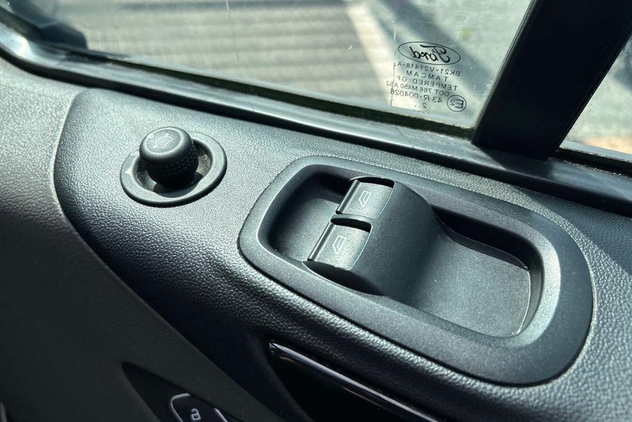 Used Ford TRANSIT CUSTOM MJ23USN 23