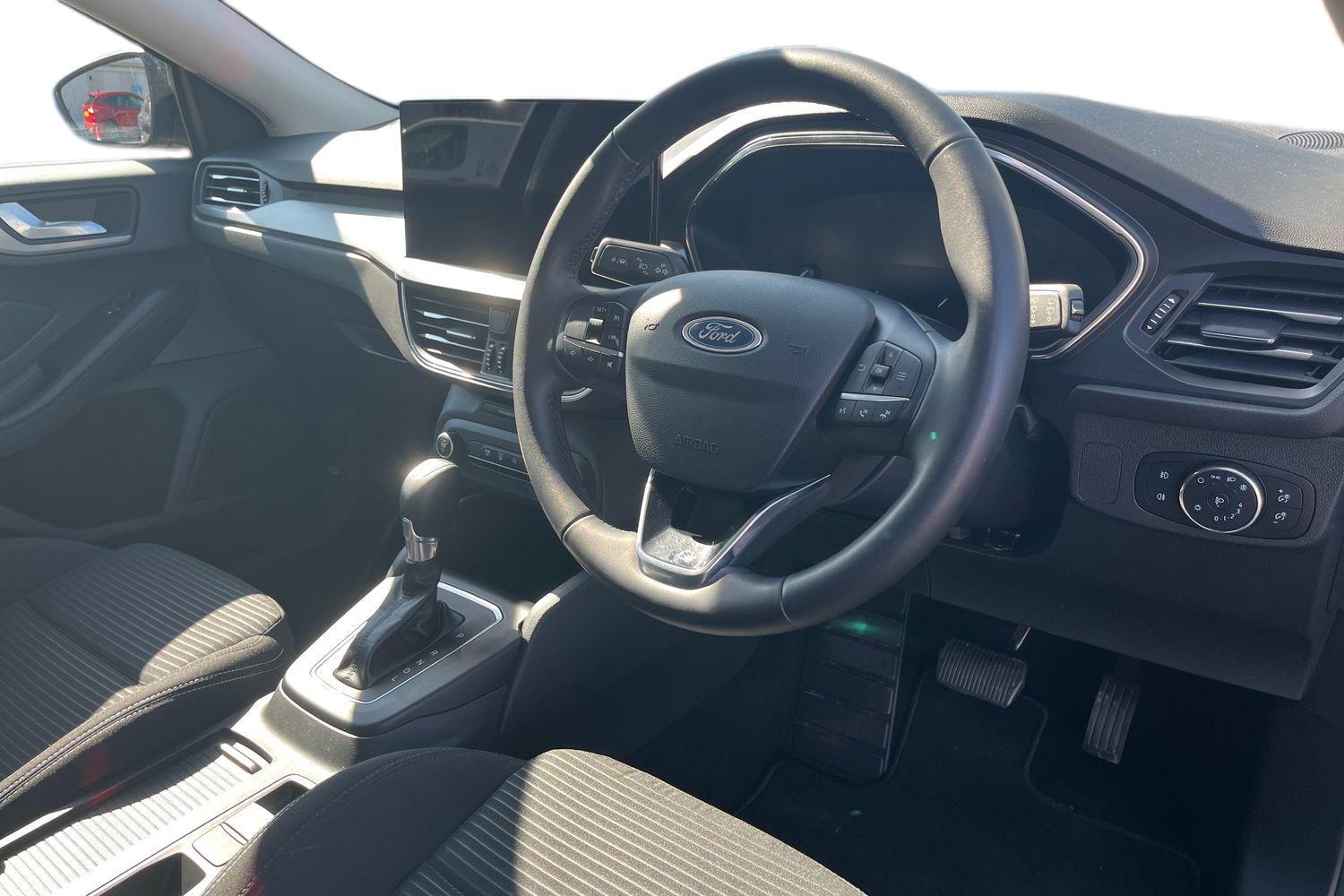 Ford Focus Photo 8