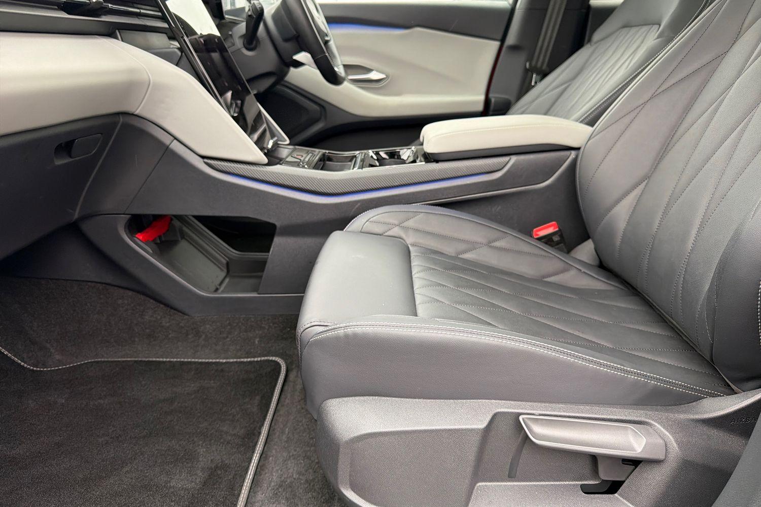 Ford EXPLORER Photo 39