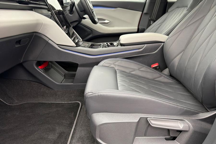 Ford EXPLORER Photo autoimg-07397d21a73f0223f51f43f304bfaa94aca3ee18.jpg