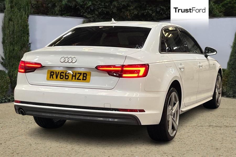 Audi A4 Photo autoimg-073a69643cf076f4b6e2e107b29c9ddafa44943e.jpg