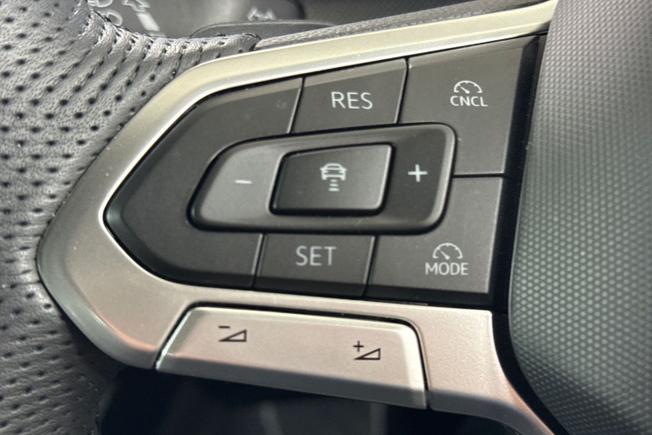 Volkswagen Golf Photo 16
