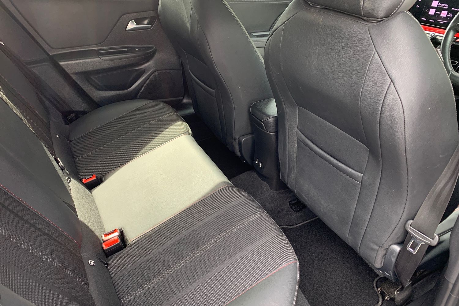 2022 Vauxhall Mokka 1.2 Turbo SRi Premium 130PS in Black with 33K - vehicle photo 19 for sale on PureCar