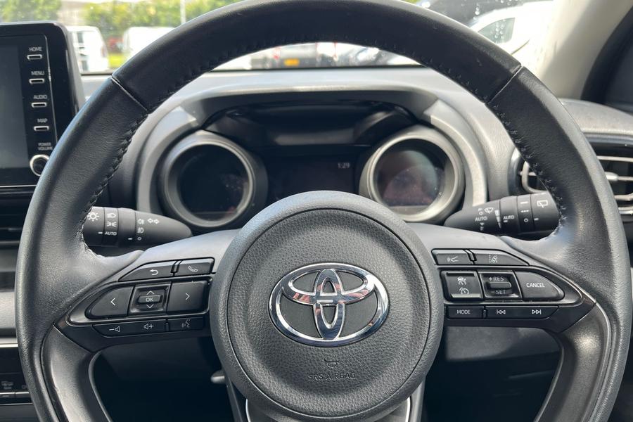 Toyota YARIS Photo autoimg-07402d625397c7a4127dd6b15923f37cb33815b1.jpg