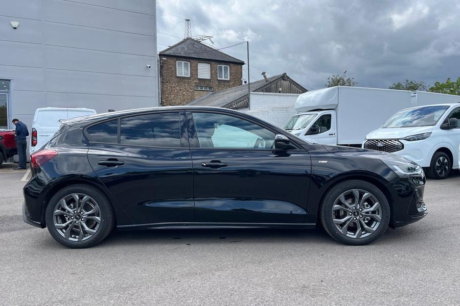 Ford FOCUS Photo autoimg-07419422e02bb59c888e18f2ba3e65a484a2fe92.jpg