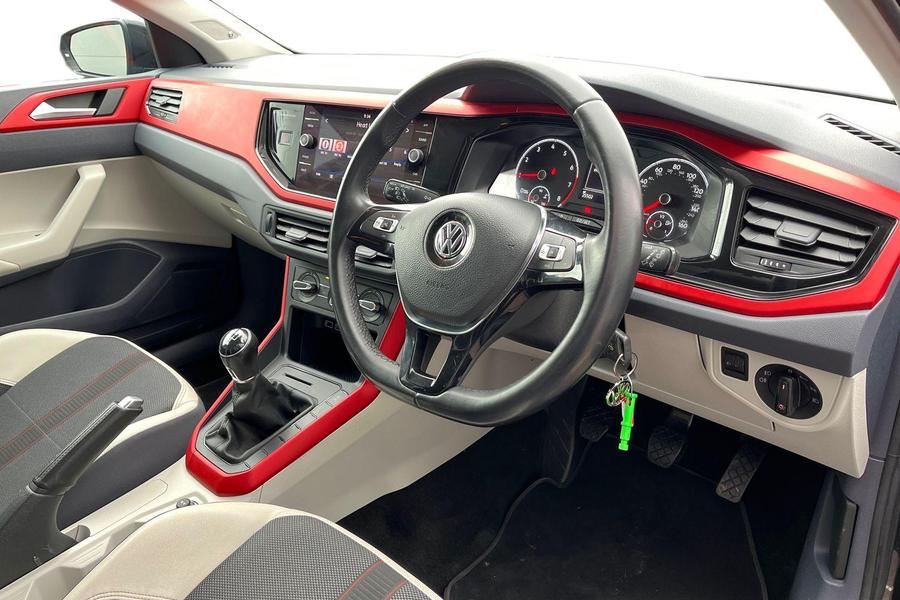 Volkswagen POLO Photo autoimg-07420bad4578951baf6fa217e92a841da9de74fb.jpg