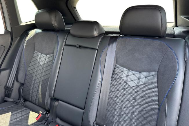 VOLKSWAGEN Tiguan Photo 9