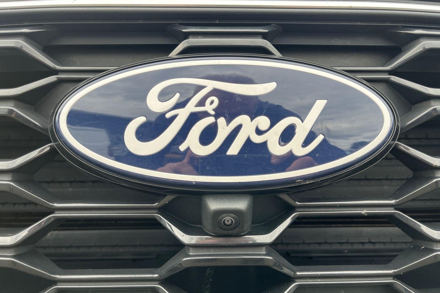 Ford KUGA Photo 35
