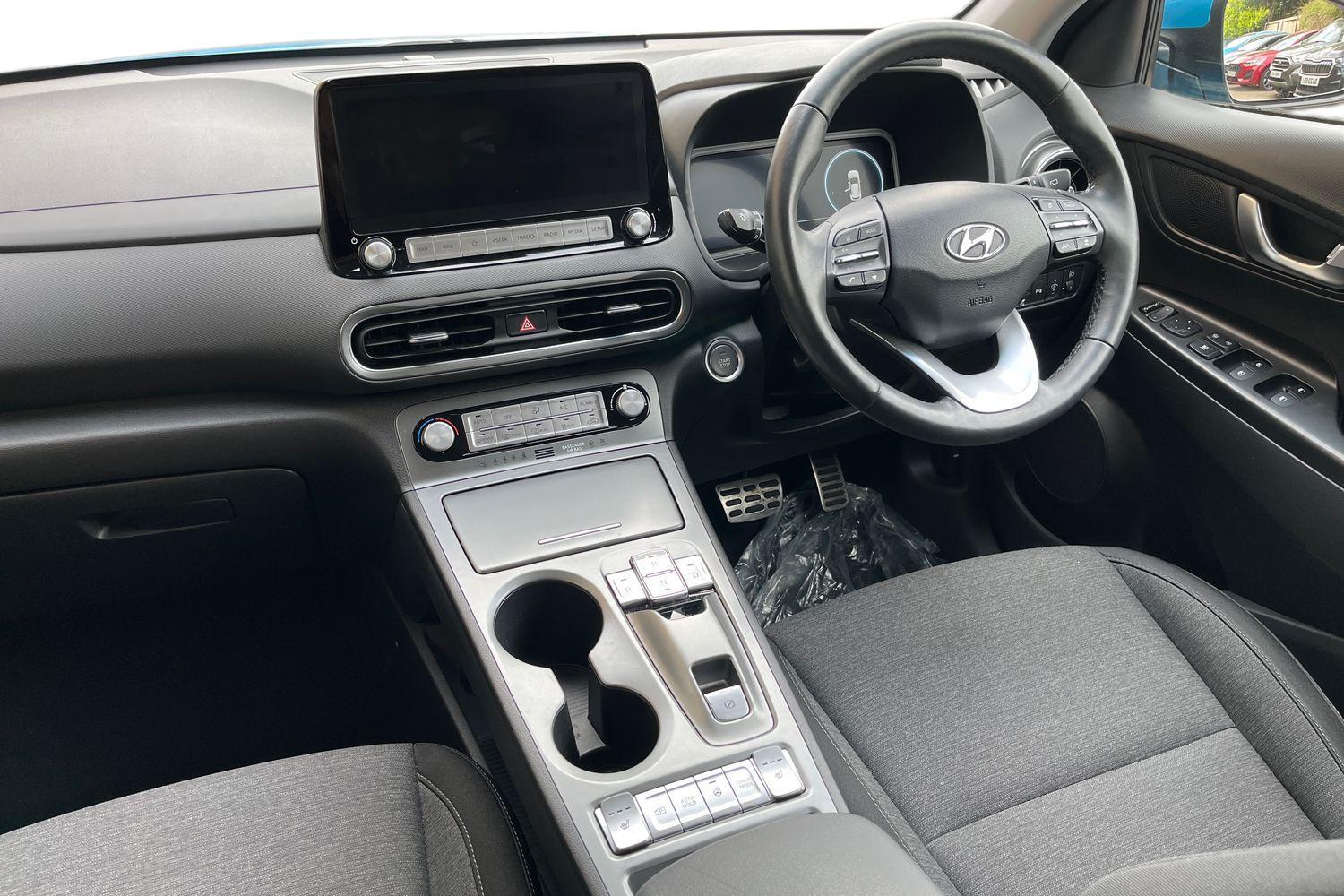Hyundai KONA Photo 10