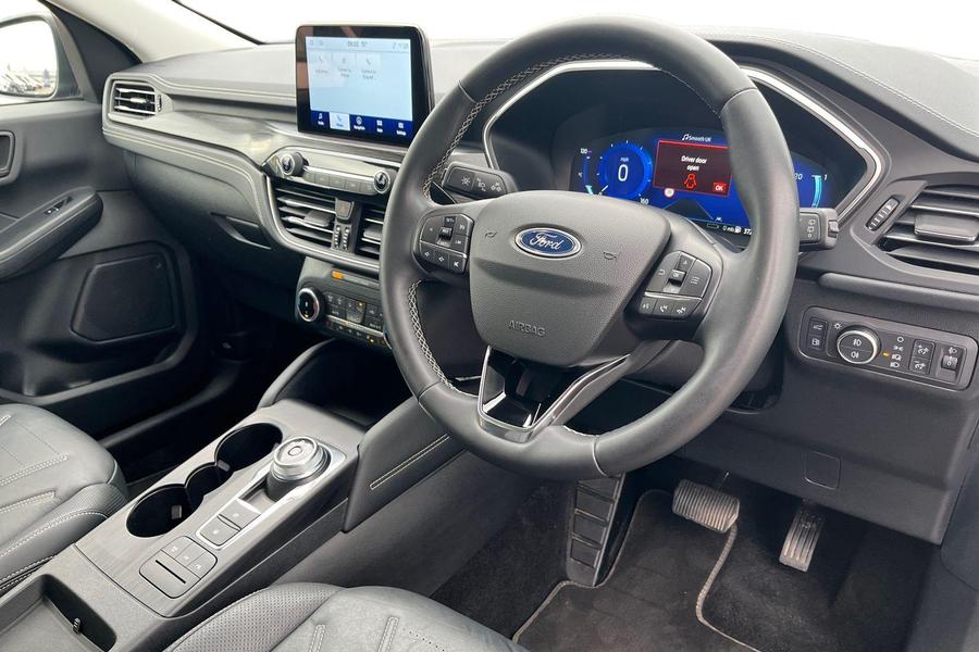 Ford Kuga Photo autoimg-0752960d195e5499985895af146735d6152099a3.jpg