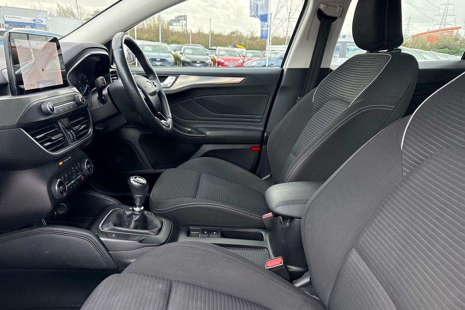 Ford FOCUS Photo 18