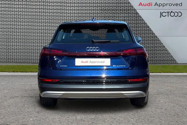 AUDI e-tron Photo 7